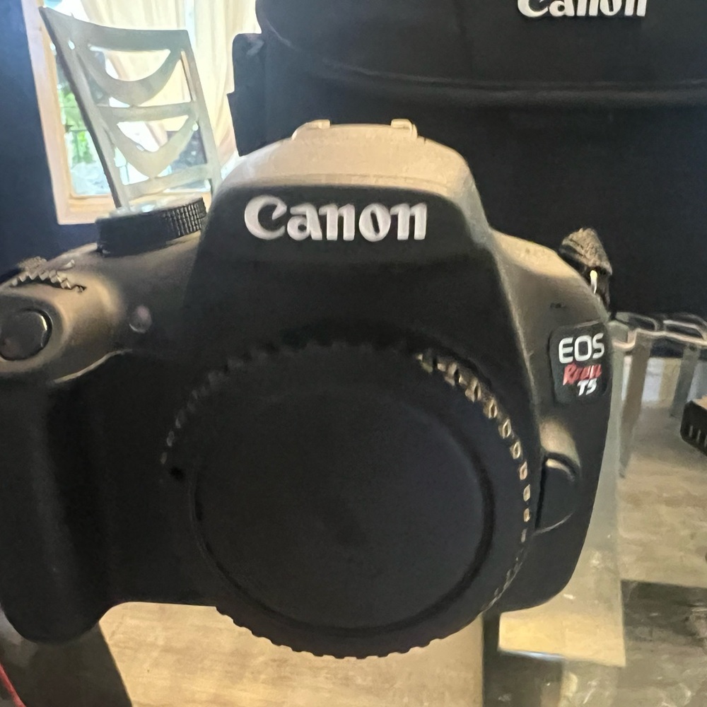 Canon EOS Rebel T5 DSLR Camera